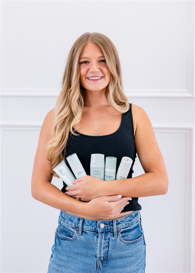 Brooke Garrison, licensed esthetician at Sevendayskin.co